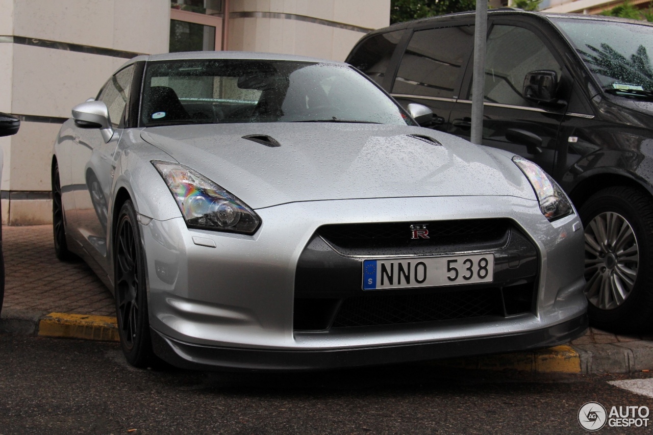 Nissan GT-R