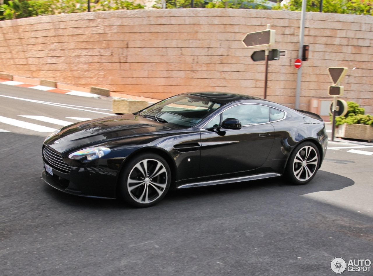 Aston Martin V12 Vantage