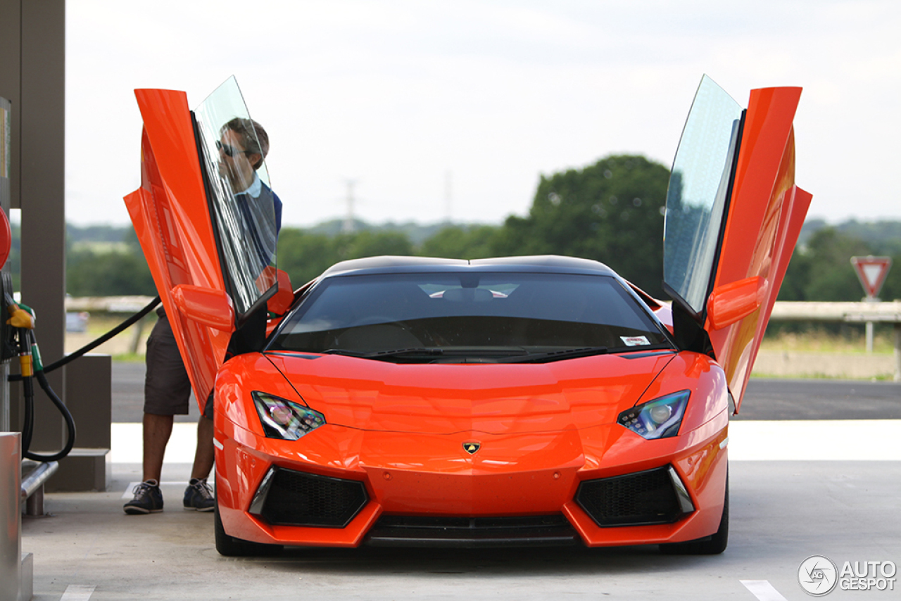 Lamborghini Aventador LP700-4 Roadster