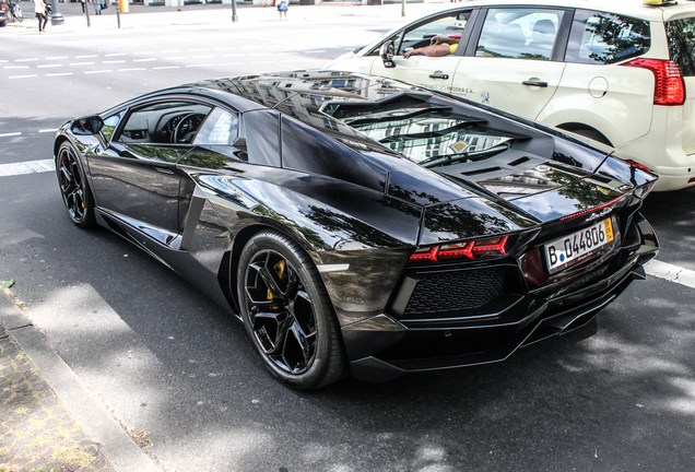 Lamborghini Aventador LP700-4