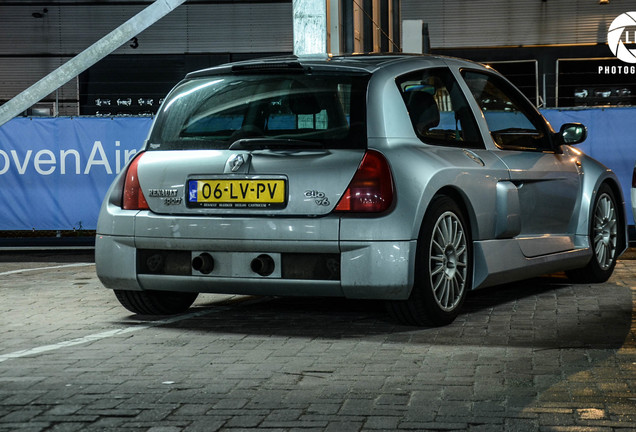 Renault Clio V6