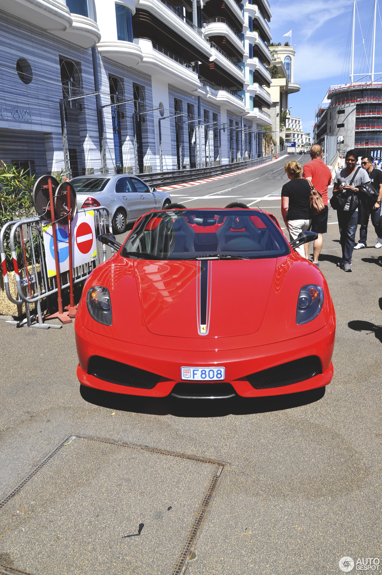 Ferrari Scuderia Spider 16M