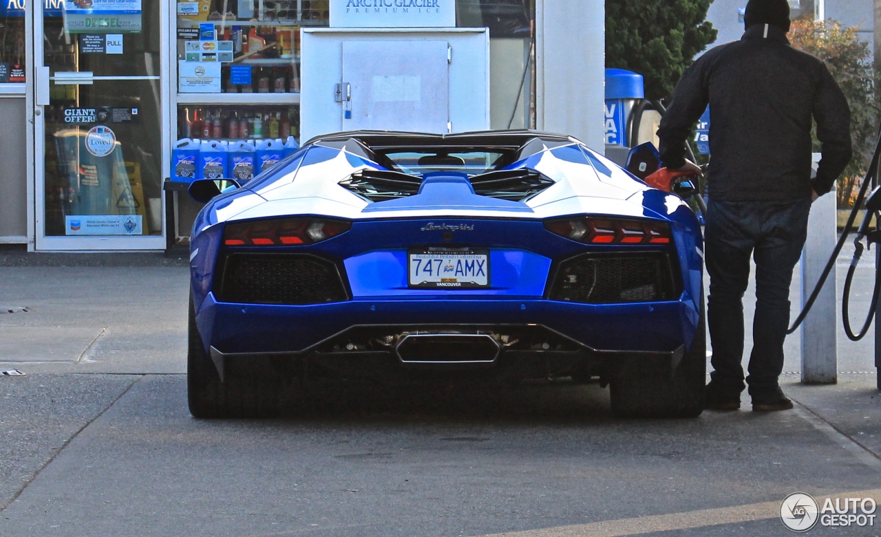 Lamborghini Aventador LP700-4 Roadster