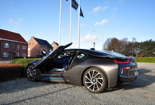 BMW i8