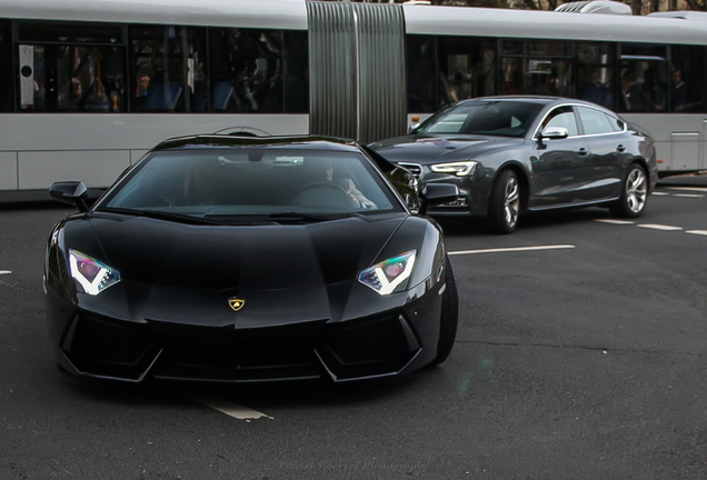 Lamborghini Aventador LP700-4