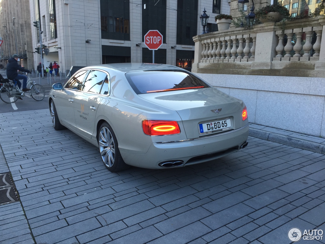 Bentley Flying Spur V8