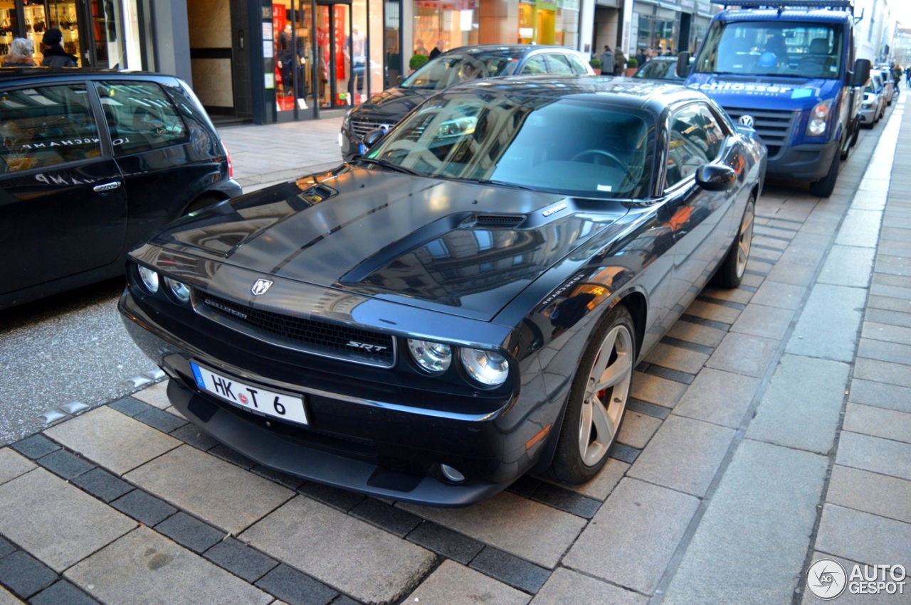 Dodge Challenger SRT-8