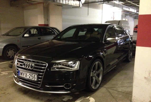 Audi S8 D4