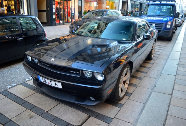 Dodge Challenger SRT-8