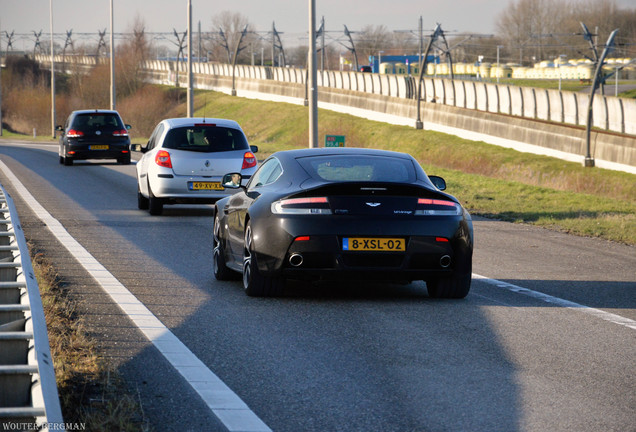 Aston Martin V12 Vantage