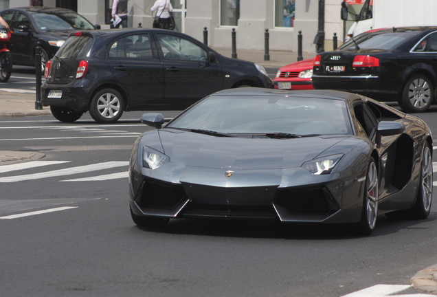 Lamborghini Aventador LP700-4 Roadster