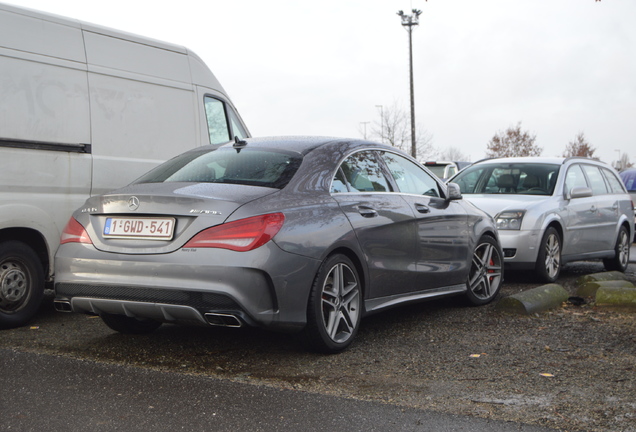 Mercedes-Benz CLA 45 AMG C117