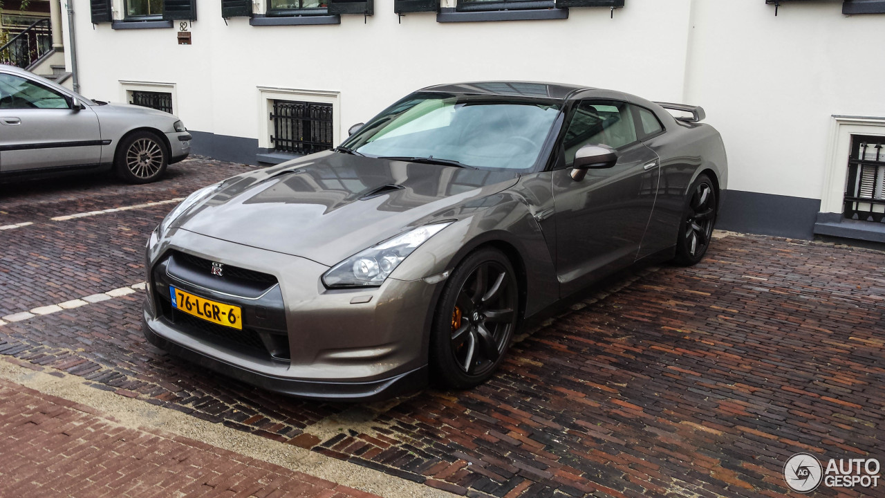 Nissan GT-R