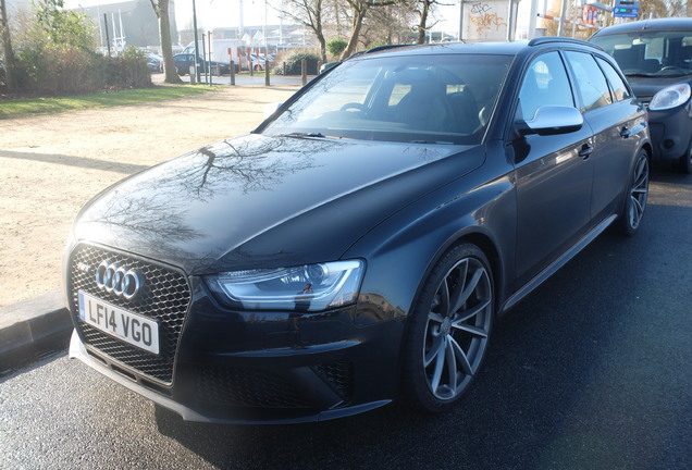 Audi RS4 Avant B8