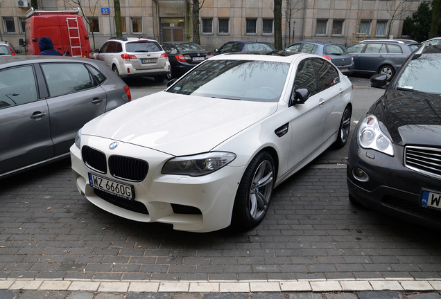 BMW M5 F10 2011