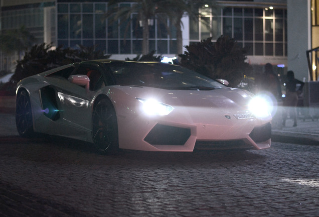 Lamborghini Aventador LP700-4 Roadster