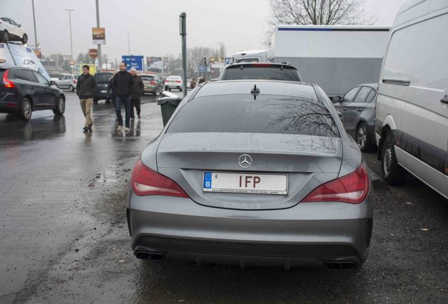 Mercedes-Benz CLA 45 AMG C117