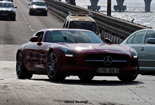 Mercedes-Benz SLS AMG