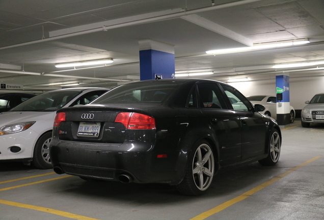 Audi RS4 Sedan