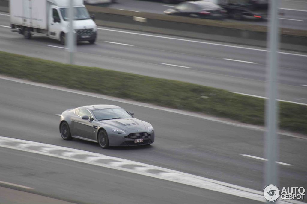 Aston Martin V12 Vantage