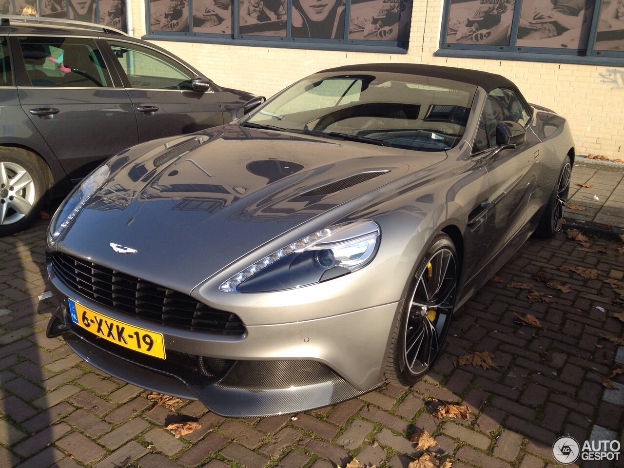 Aston Martin Vanquish Volante