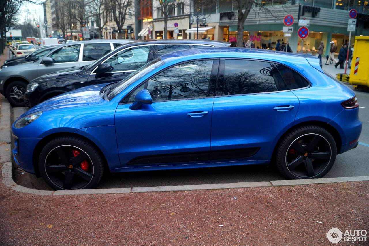 Porsche 95B Macan Turbo