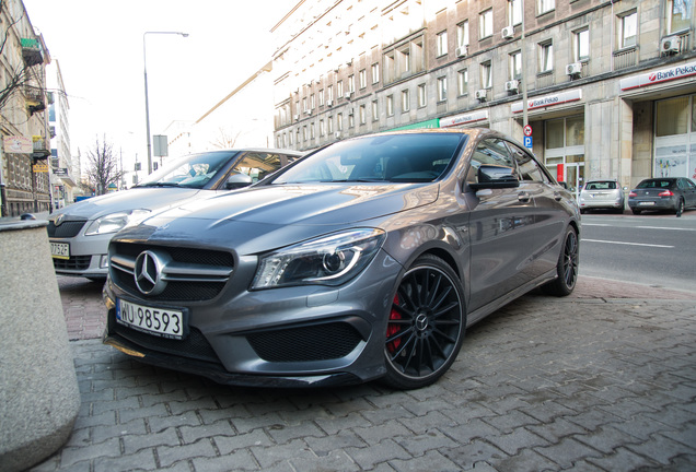 Mercedes-Benz CLA 45 AMG C117