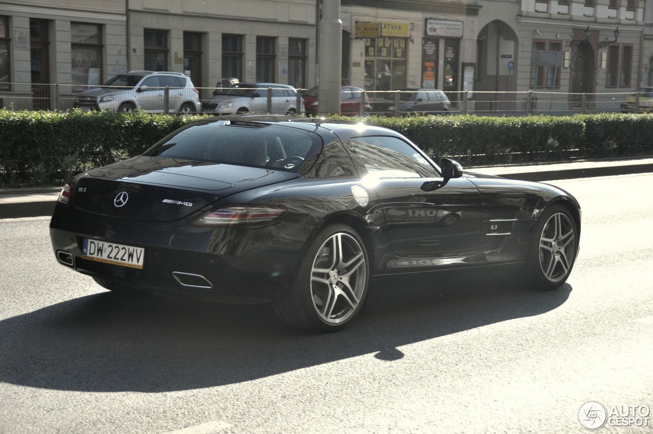 Mercedes-Benz SLS AMG