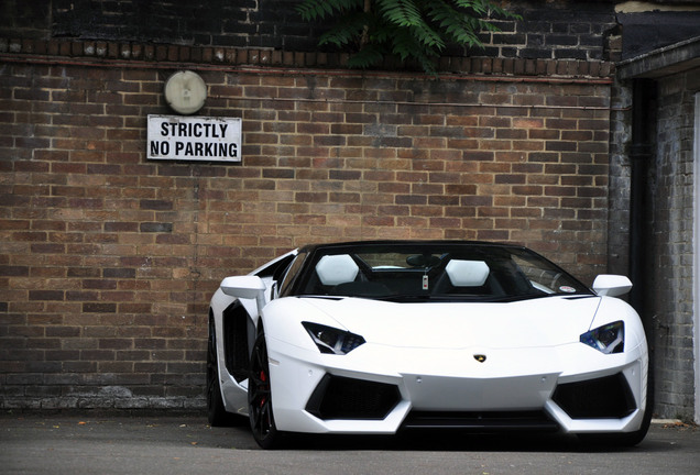 Lamborghini Aventador LP700-4 Roadster