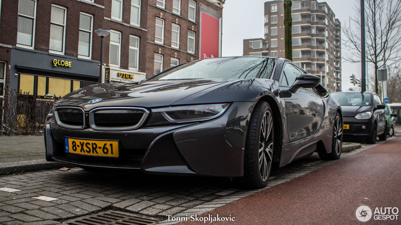 BMW i8