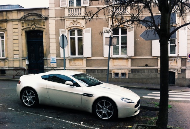 Aston Martin V8 Vantage