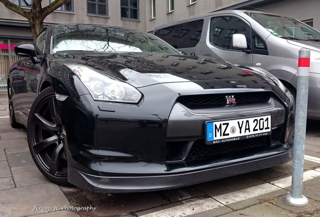 Nissan GT-R