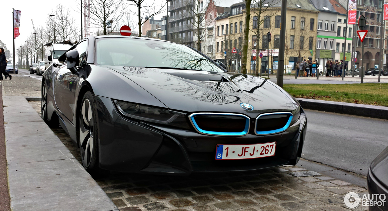 BMW i8