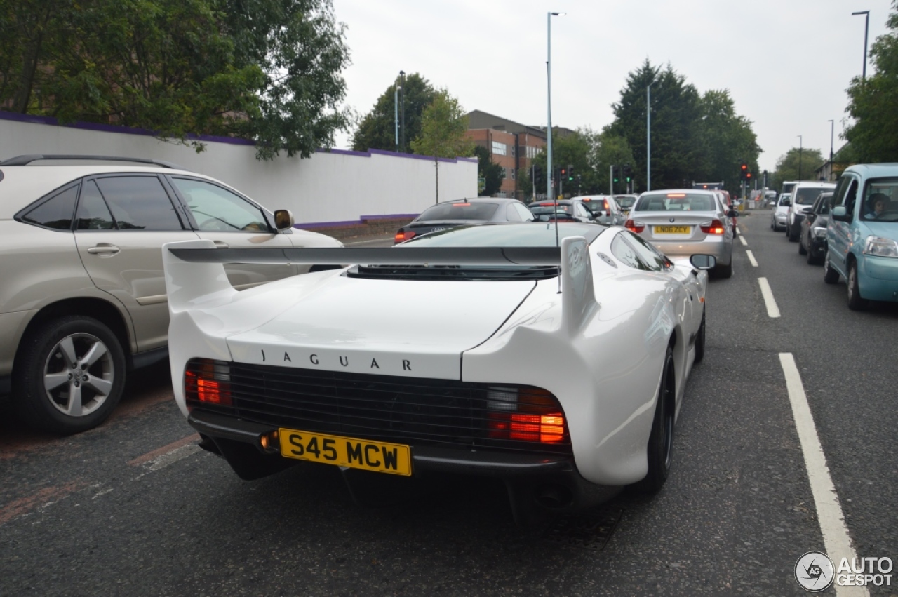 Jaguar XJ220