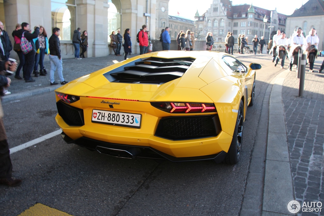 Lamborghini Aventador LP700-4