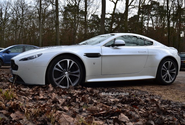 Aston Martin V12 Vantage