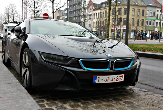 BMW i8