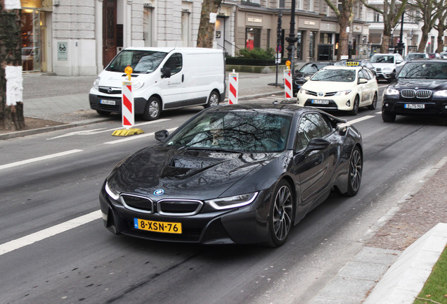 BMW i8