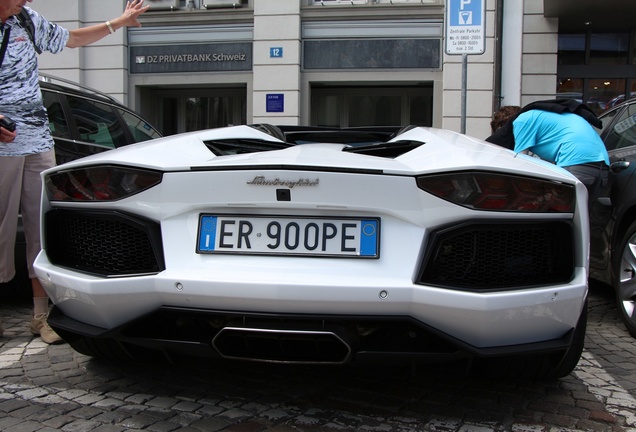 Lamborghini Aventador LP700-4 Roadster