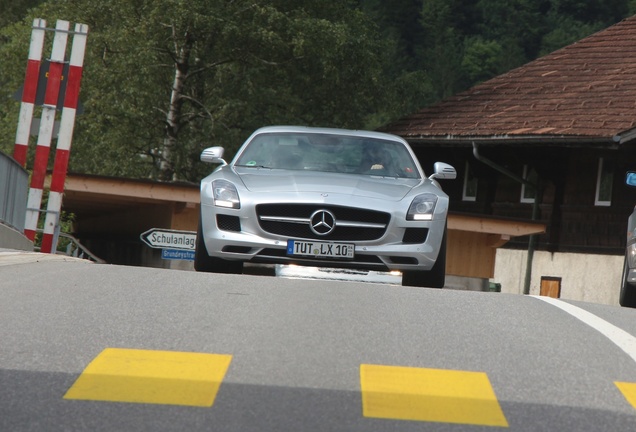 Mercedes-Benz SLS AMG