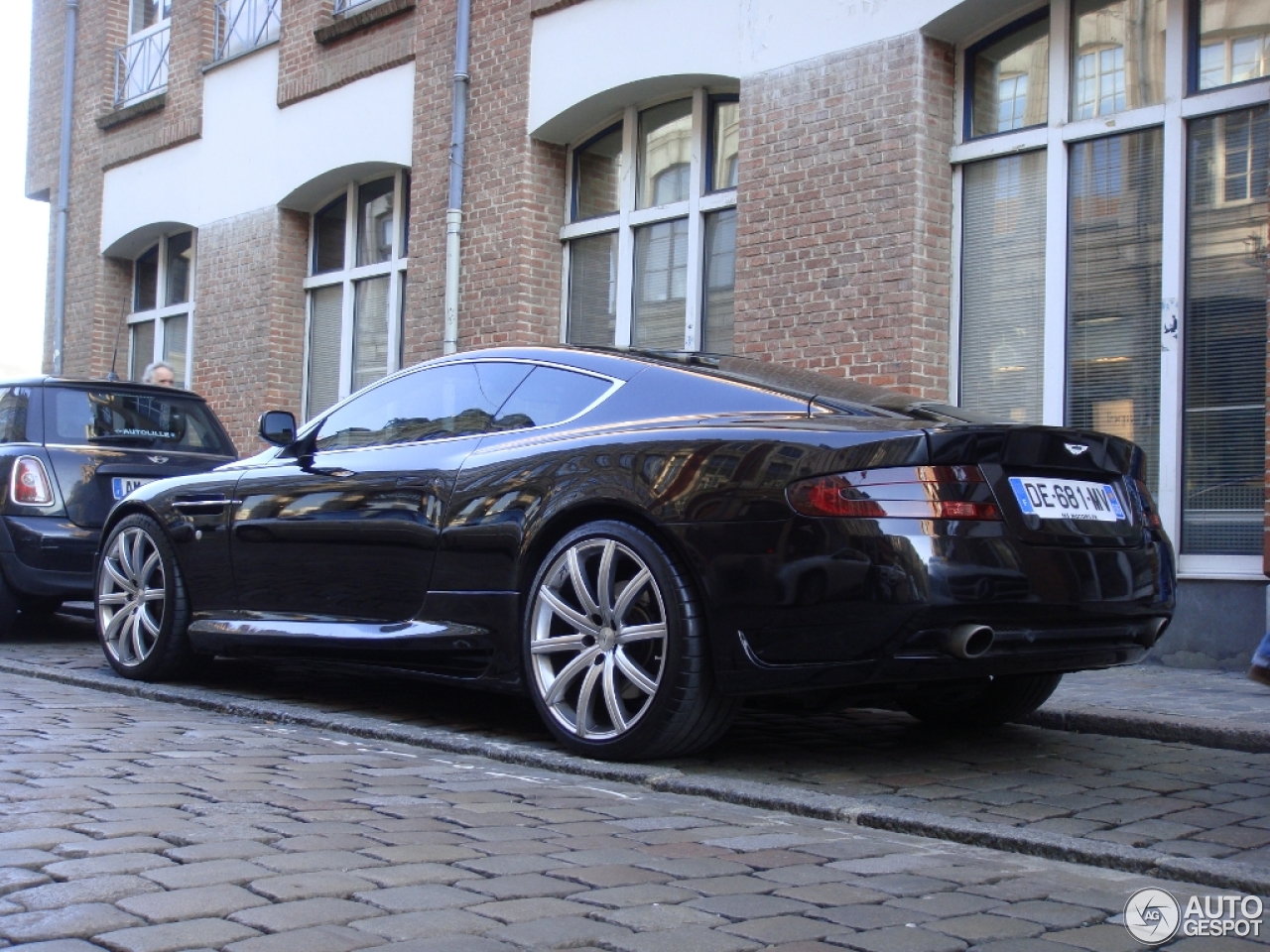 Aston Martin DB9