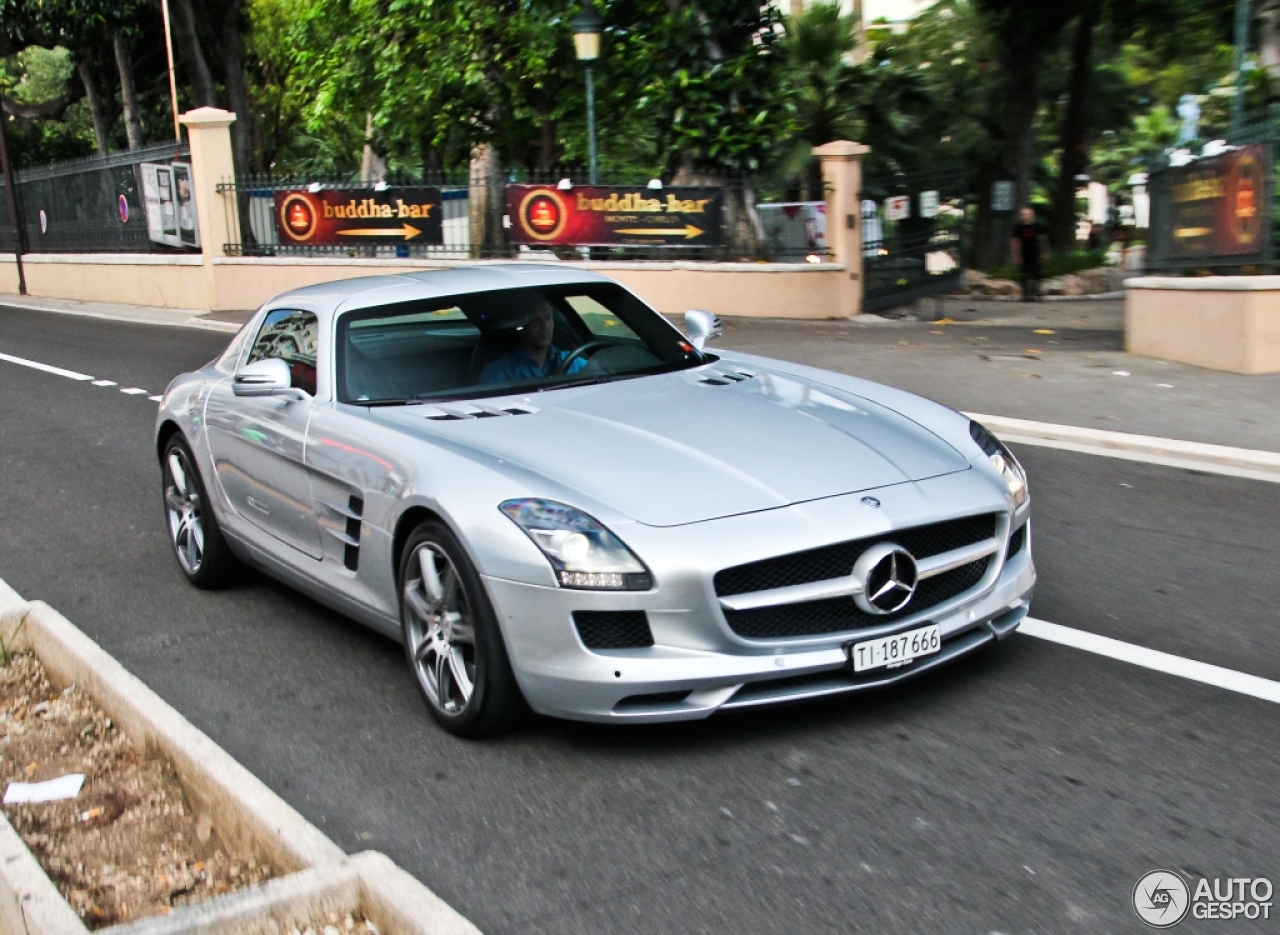 Mercedes-Benz SLS AMG