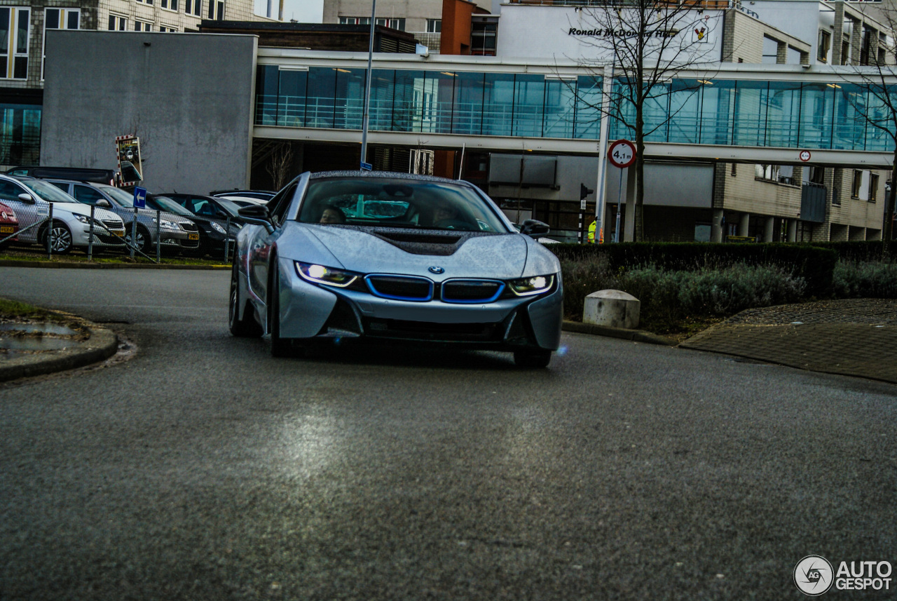 BMW i8