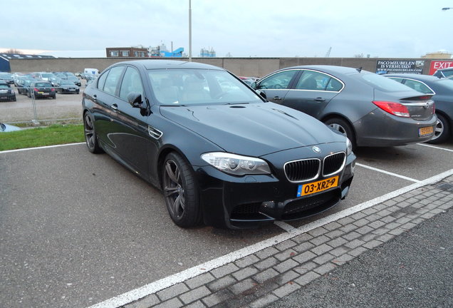 BMW M5 F10 2011