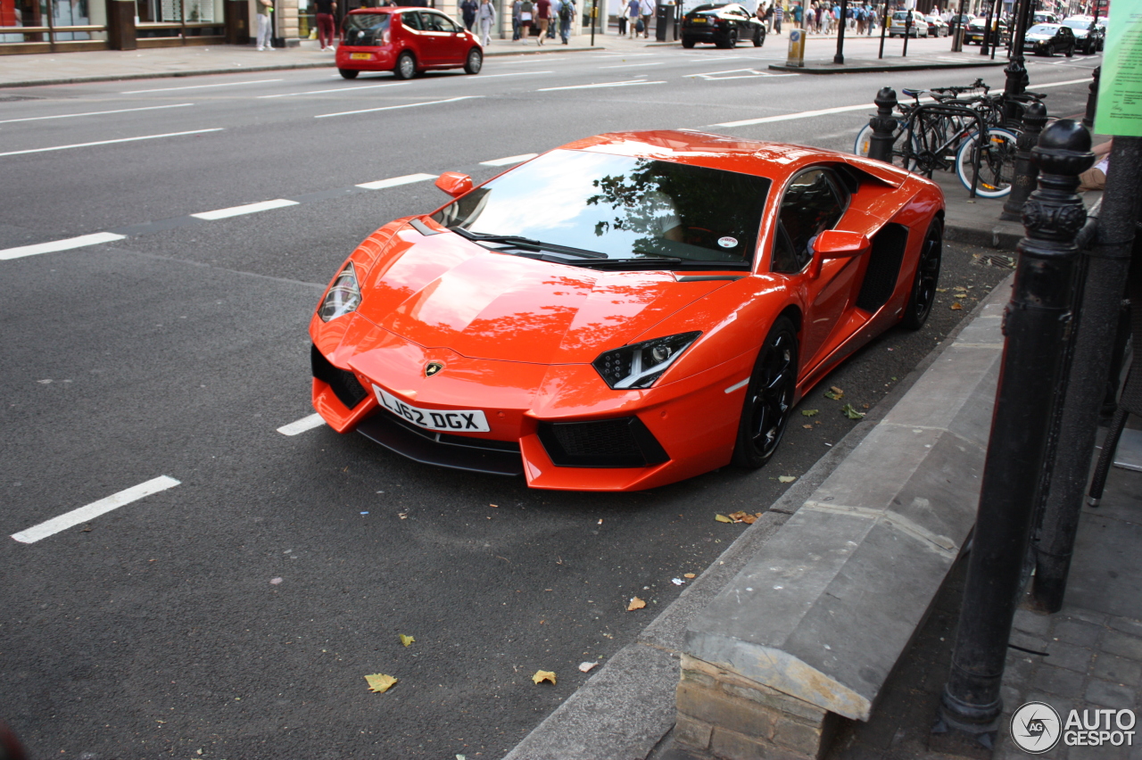 Lamborghini Aventador LP700-4