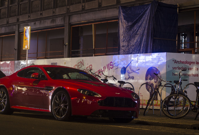 Aston Martin V12 Vantage