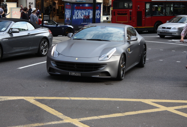 Ferrari FF