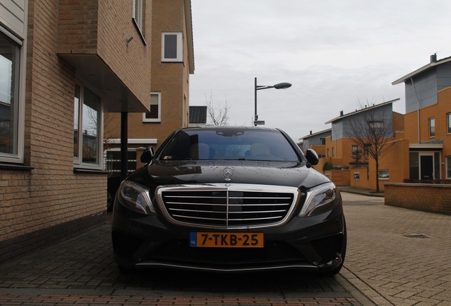 Mercedes-Benz S 63 AMG V222