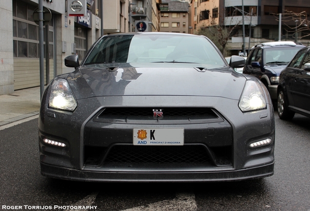 Nissan GT-R 2012