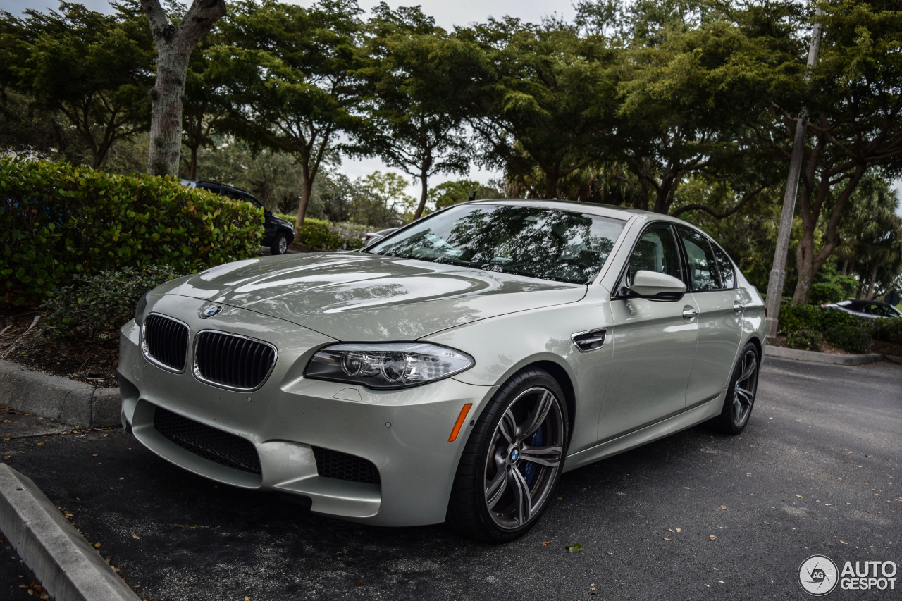 BMW M5 F10 2011